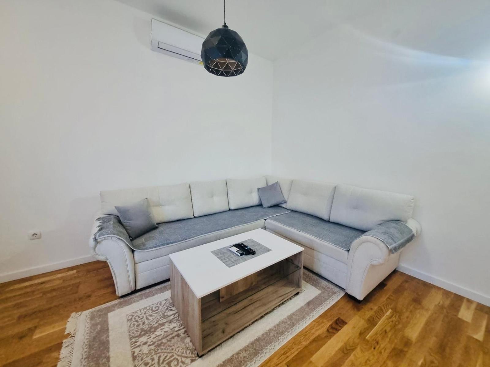 Apartment Dora Цетине Экстерьер фото